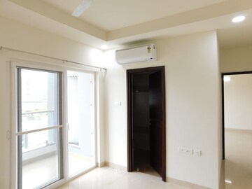 Room in 4 BHK Apartment at Niharika Skyline, Khajaguda – for Rent