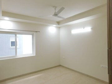 Room in 4 BHK Apartment at Niharika Skyline, Khajaguda – for Rent