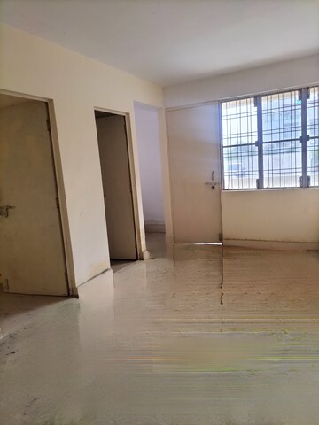 Room in 1 BHK Apartment at Sushant Golf City – for Sale