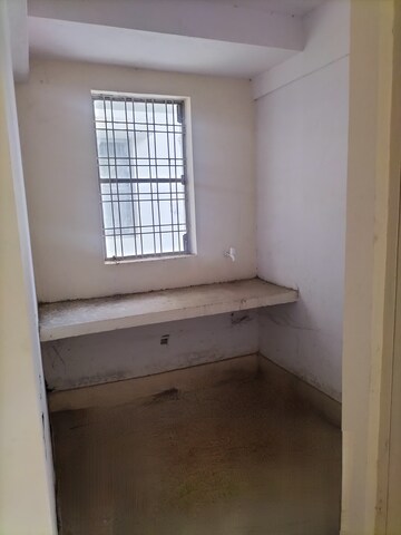 Room in 1 BHK Apartment at Sushant Golf City – for Sale