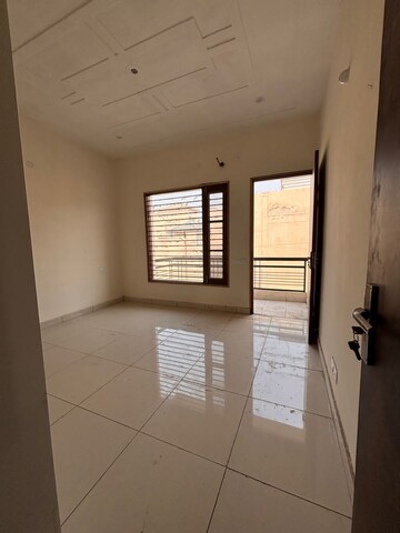 Room in 3 BHK Apartment at Pinnacle Aeren Homes, Pir Machalla – for Sale