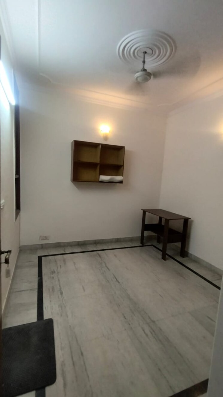 Bathroom, dlf phase ii 3 Bedroom 1900 Sq.Ft. Builder Floor In Dlf Phase ii Gurgaon 7780593