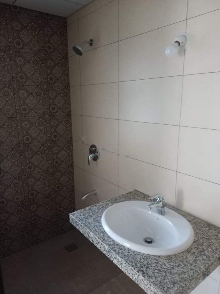 Bathroom, sobha-lake-garden 3 Bedroom 1217 Sq.Ft. Apartment In Kr Puram Bangalore 7780666