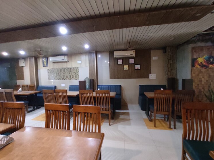 Living Room, puri-pratham 4 Bedroom 250 Sq.Yd. Builder Floor In Sector 84 Faridabad 7780738