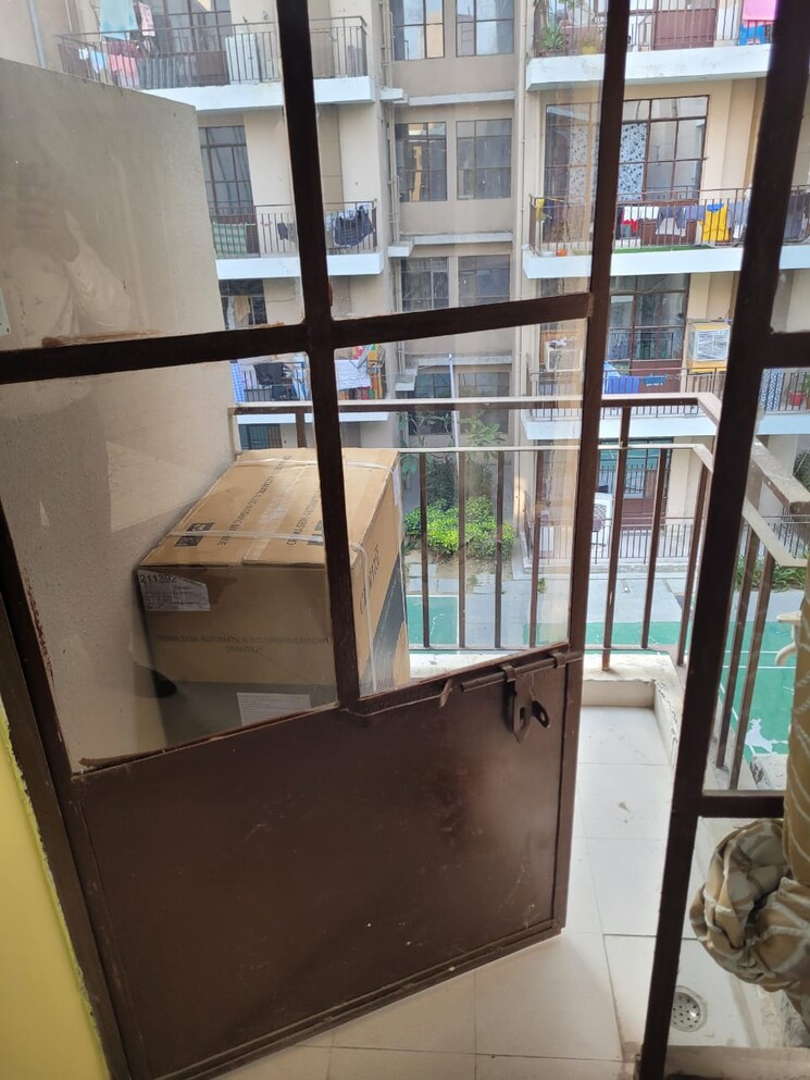 Balcony, signature-global-synera 1.5 Bedroom 400 Sq.Ft. Apartment In Sector 81 Gurgaon 7781054