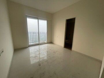 Room in 2.5 BHK Apartment at Vijay Orovia, Ghodbunder Road – for Sale