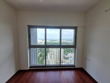 Room in 2 BHK Apartment at Amanora Ascent Towers, Hadapsar – for Sale