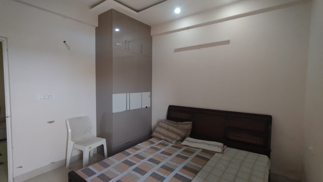 2 BHK + Pooja Room Builder Floor For Sale in Vardhman Estate 