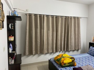 Room in 2 BHK Apartment at Amanora Victory Towers, Hadapsar – for Sale