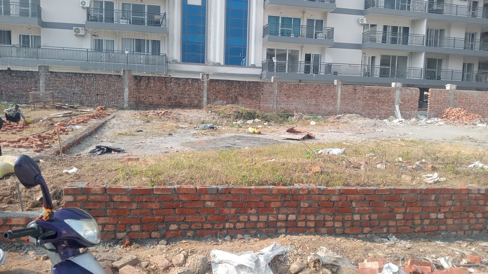 Plot For Sale in Jakhan-Rajpur Road