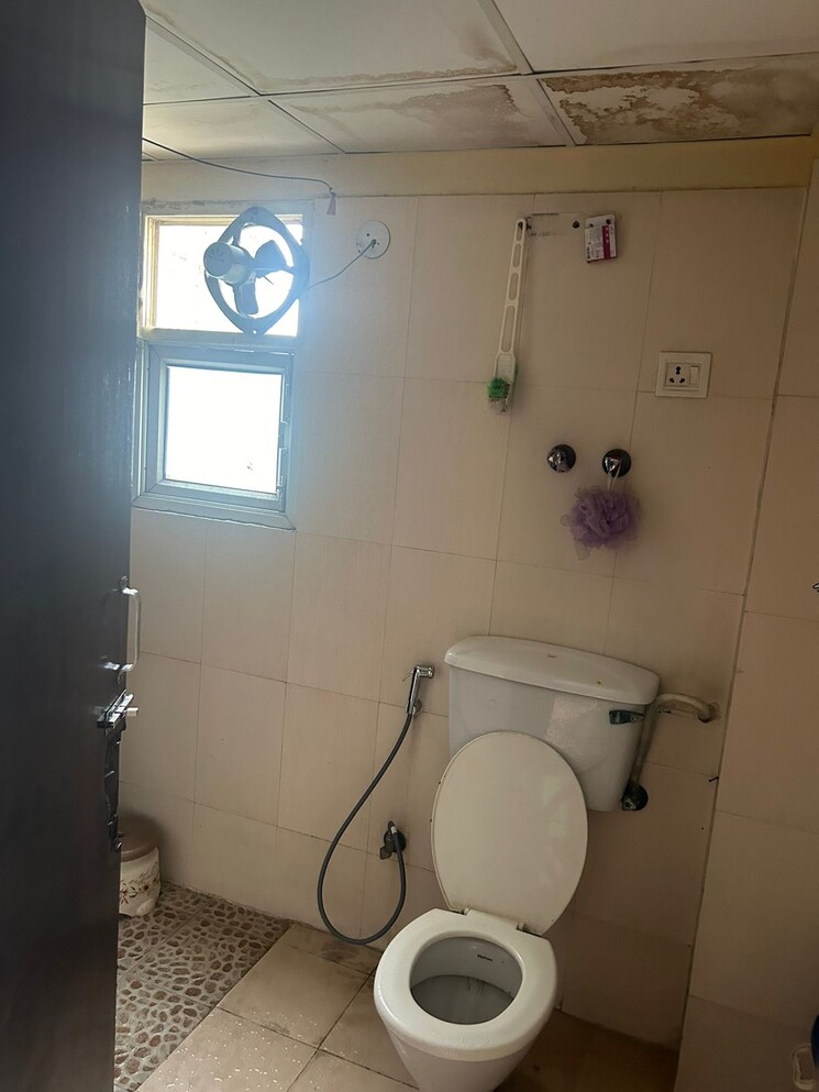 Bathroom, saviour-greenisle 2 Bedroom 1250 Sq.Ft. Apartment In Sain Vihar Ghaziabad 7782034