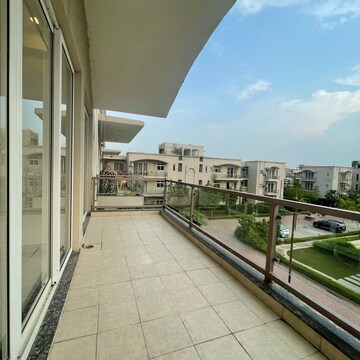 Balcony in 3 BHK Builder Floor at BPTP Amstoria, Sector 102 – for Sale