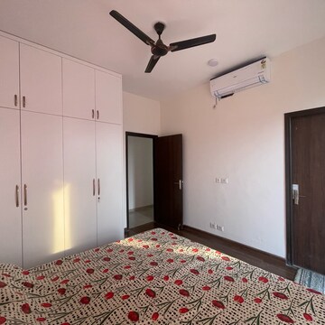 Bedroom in 4 BHK Builder Floor at BPTP Amstoria, Sector 102 – for Sale