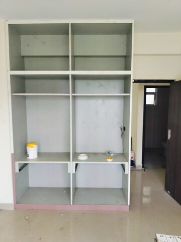 Furnished Amenities in 1 BHK Apartment at Signature Global Synera, Sector 81 – for Sale