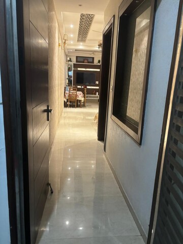 Building Lobby in 4 BHK Builder Floor at Sai Enclave Niti Khand, Niti Khand – for Sale