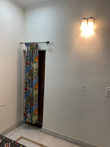 Furnished Amenities in 4 BHK Villa at JakhaN-Rajpur Road – for Sale