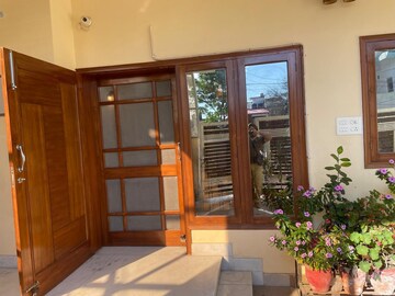 Living Room in 4 BHK Villa at JakhaN-Rajpur Road – for Sale