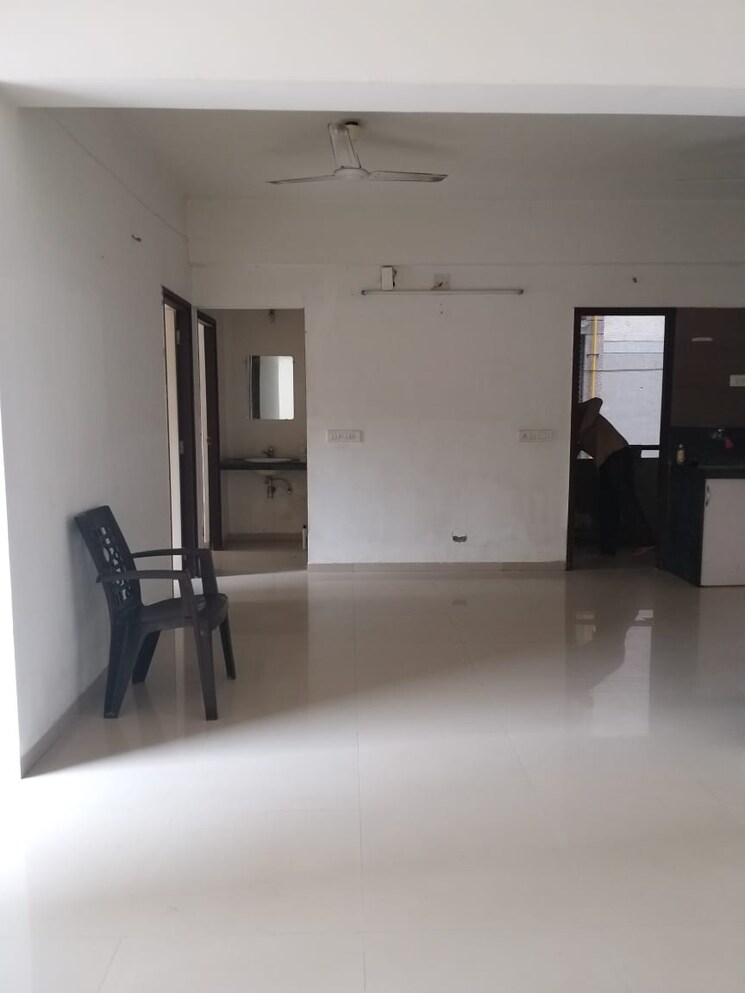 Room, vaishnodevi circle 3 Bedroom 1650 Sq.Ft. Apartment In Vaishnodevi Circle Ahmedabad 7782637