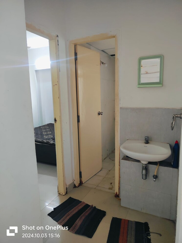 Bathroom, vaishnodevi circle 3 Bedroom 1650 Sq.Ft. Apartment In Vaishnodevi Circle Ahmedabad 7782637