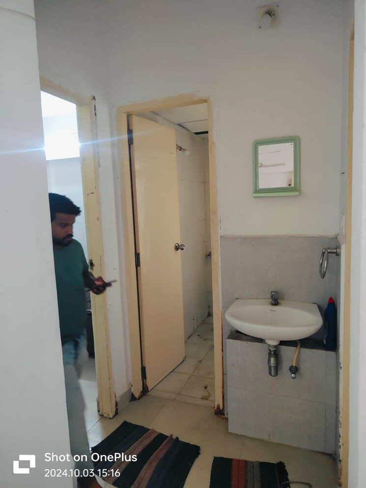 Bathroom, vaishnodevi circle 3 Bedroom 1650 Sq.Ft. Apartment In Vaishnodevi Circle Ahmedabad 7782637
