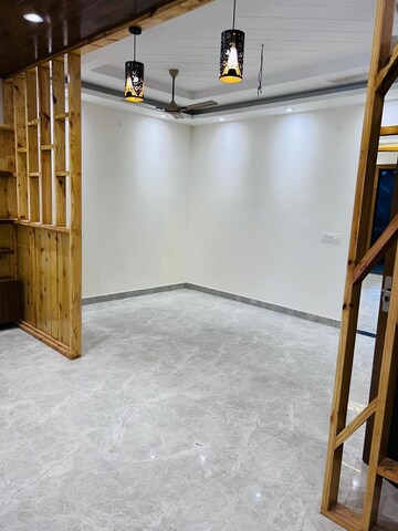 Room in 3 BHK Apartment at Gms Road – for Sale