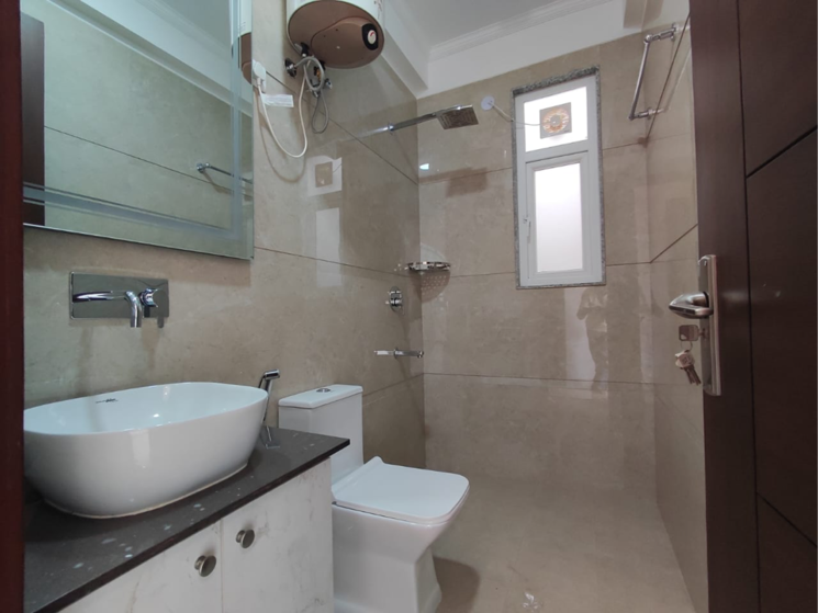 Bathroom, shivalik colony 2 Bedroom 100 Sq.Yd. Builder Floor In Shivalik Colony Delhi 7783024