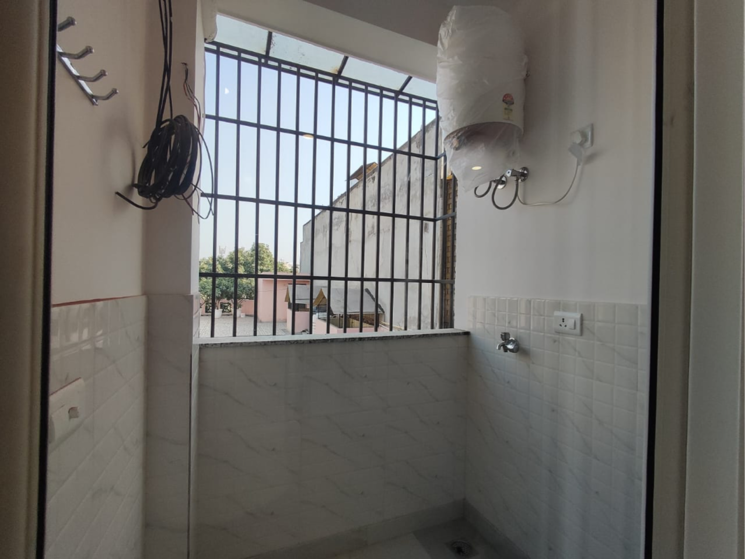 Balcony, shivalik colony 2 Bedroom 100 Sq.Yd. Builder Floor In Shivalik Colony Delhi 7783024