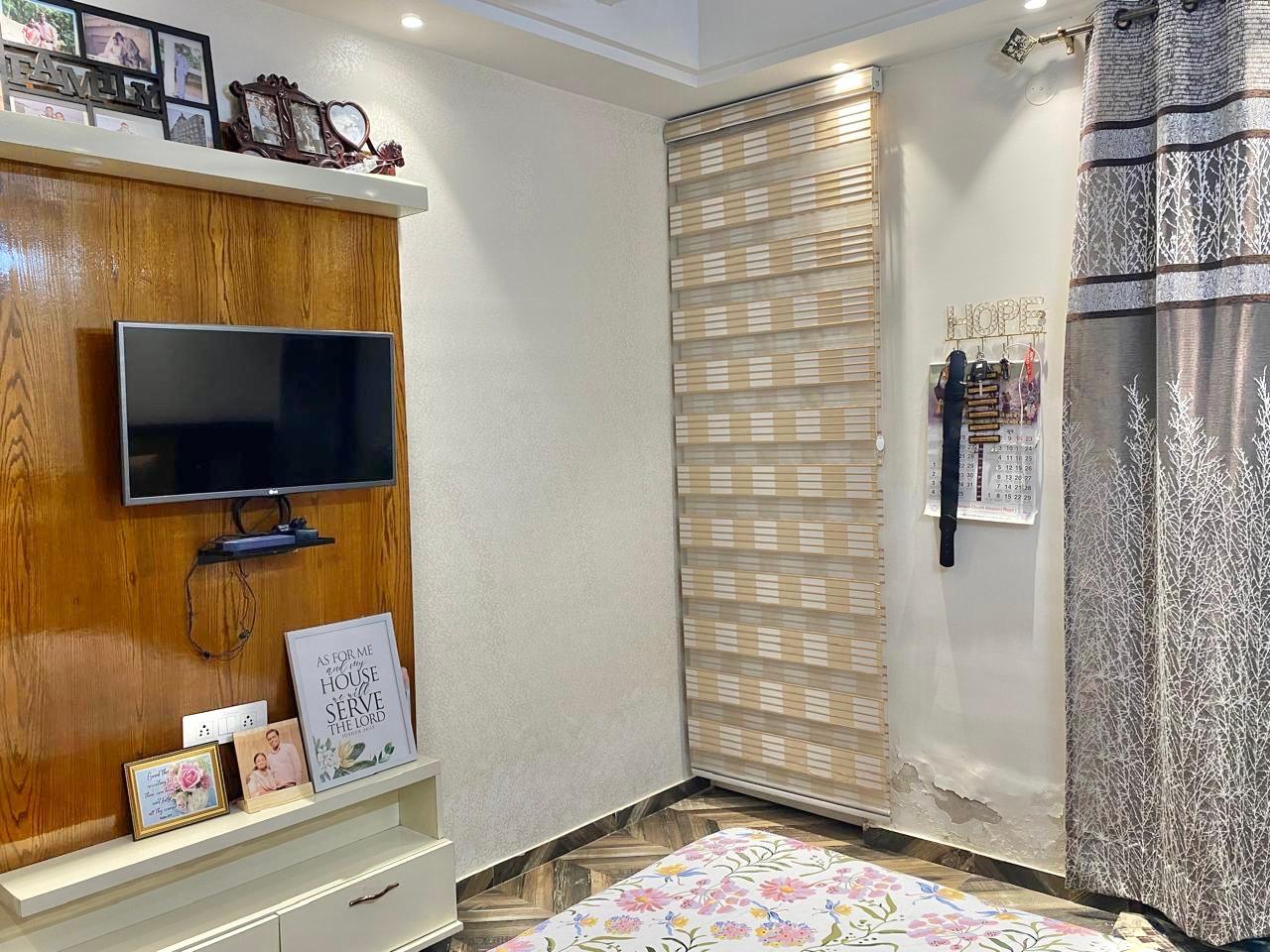 3 BHK + Extra Room 1700 Sq.Ft. Apartment in Saya Gold Avenue