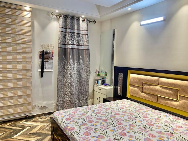 Bedroom, saya-gold-avenue 3 Bedroom 1700 Sq.Ft. Apartment In Vaibhav Khand Ghaziabad 7783292