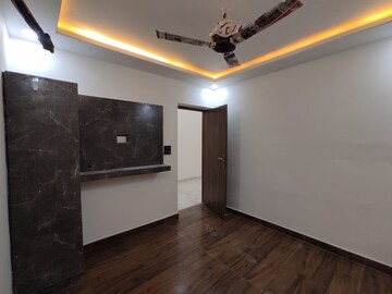 Room in 3 BHK Independent House at Dwarka Complex, Sector 16 – for Sale