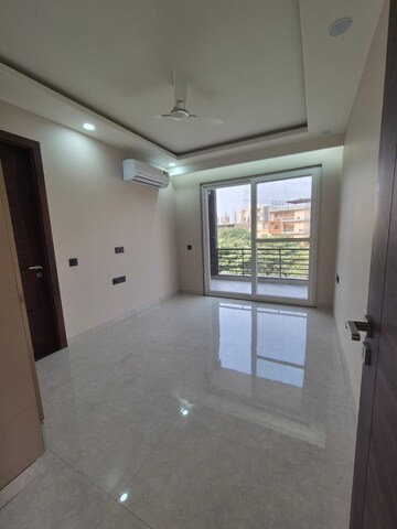 Room in 3 BHK Builder Floor at Sector 40 – for Sale