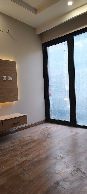 Room in 3 BHK Builder Floor at Sector 40 – for Sale
