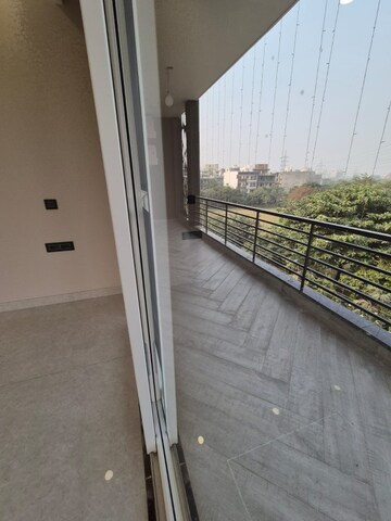 Balcony in 3 BHK Builder Floor at Sector 40 – for Sale