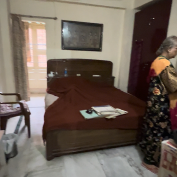 Room in 4 BHK Apartment at Boring Road – for Sale