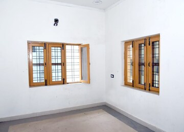 रेसिडेंशियल घर वर्ग फुट फॉर रेंट इन जीएमएस रोड देहरादून  7783550