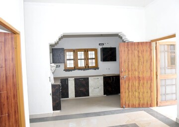 रेसिडेंशियल घर वर्ग फुट फॉर रेंट इन जीएमएस रोड देहरादून  7783550