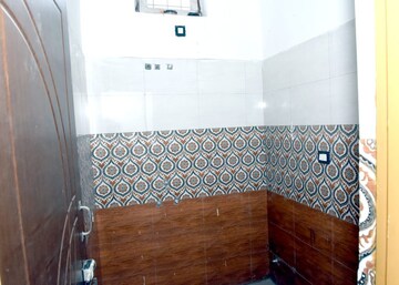 रेसिडेंशियल घर वर्ग फुट फॉर रेंट इन जीएमएस रोड देहरादून  7783550