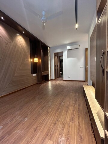 Building Lobby in 4 BHK Builder Floor at Aradhya Homes, Sector 67a – for Sale