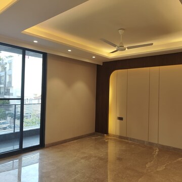 Room in 4 BHK Builder Floor at Kailash Colony – for Sale