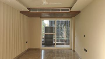 Room in 4 BHK Builder Floor at Kailash Colony – for Sale