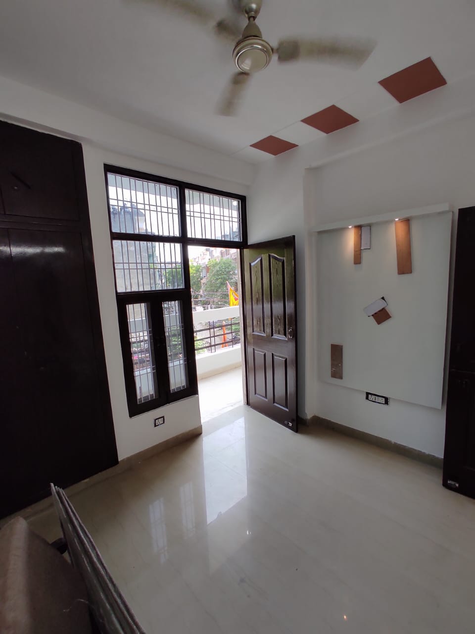 2 BHK Builder Floor For Sale in Niti Khand