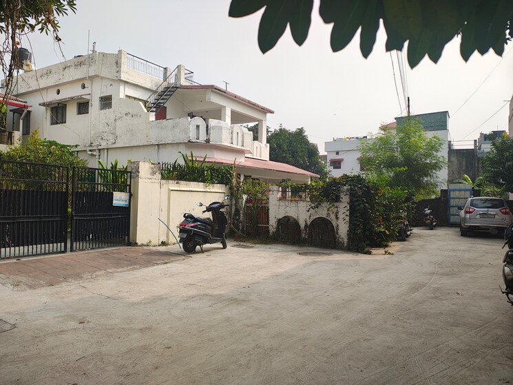  Parking, vijay park 6 Bedroom 500 Sq.Yd. Independent House In Vijay Park Dehradun 7783977