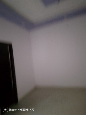 Room in 2 BHK Independent House at Jankipuram Extension – for Sale