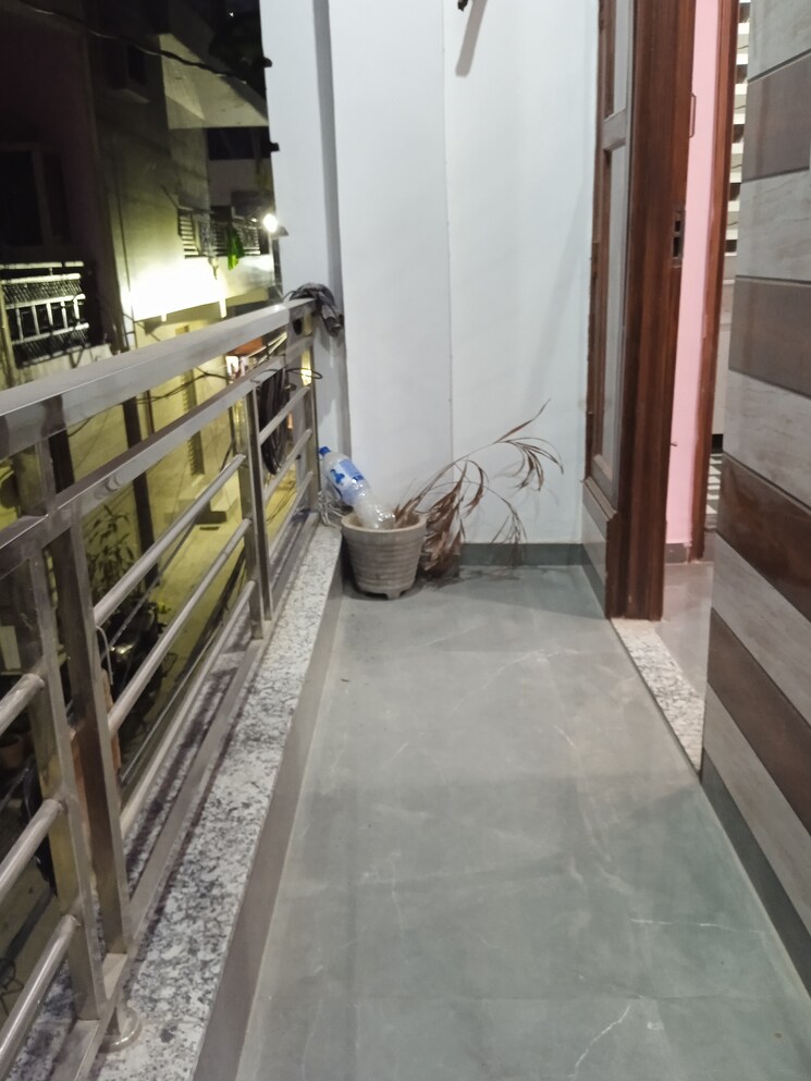 Balcony, dwarka mor 1 Bedroom 400 Sq.Ft. Builder Floor In Dwarka Mor Delhi 7784079