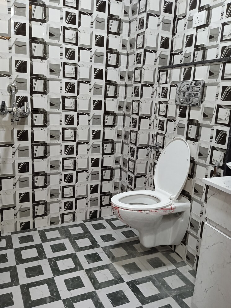 Bathroom, dwarka mor 1 Bedroom 400 Sq.Ft. Builder Floor In Dwarka Mor Delhi 7784079