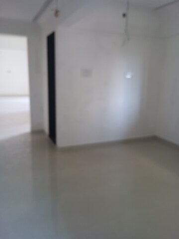 Room in 3 BHK Apartment at Ojass Awantika CHS, Naupada – for Sale