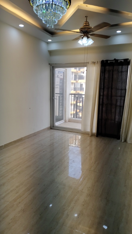 3.5 BHK + Servant Room Apartment For Sale in Amrapali Centurian Park
