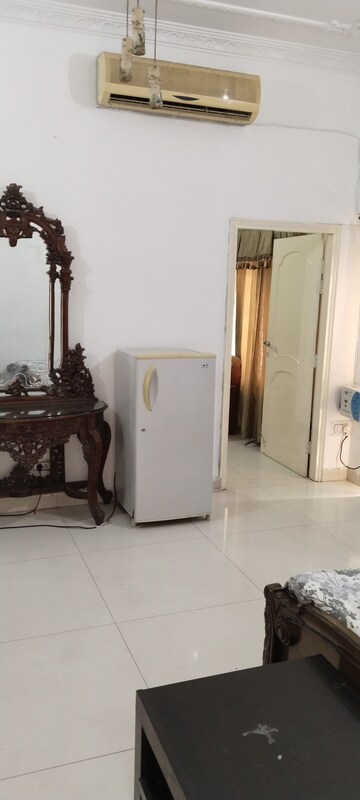 Living Room in 1.5 BHK Independent House at Gomti Nagar – for Rent