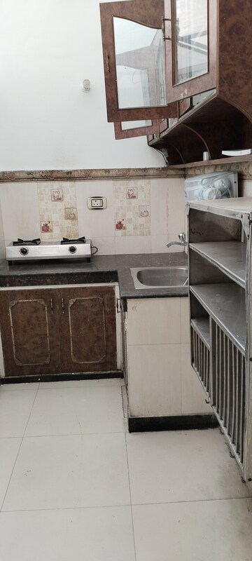 Kitchen in 1.5 BHK Independent House at Gomti Nagar – for Rent