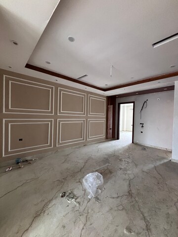 Room in 3 BHK Builder Floor at BPTP District 3, Sector 85 – for Sale